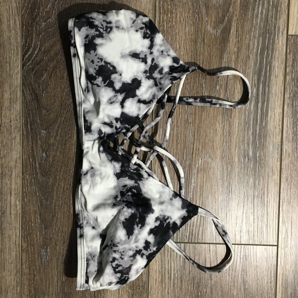 Hollister black, white, and gray swimsuit set - size: L